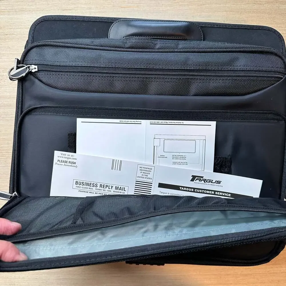 Targus Noteworthy Black Nylon Laptop Briefcase Portfolio
